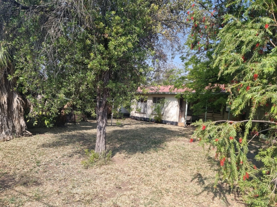 4 Bedroom Property for Sale in Oos Einde North West